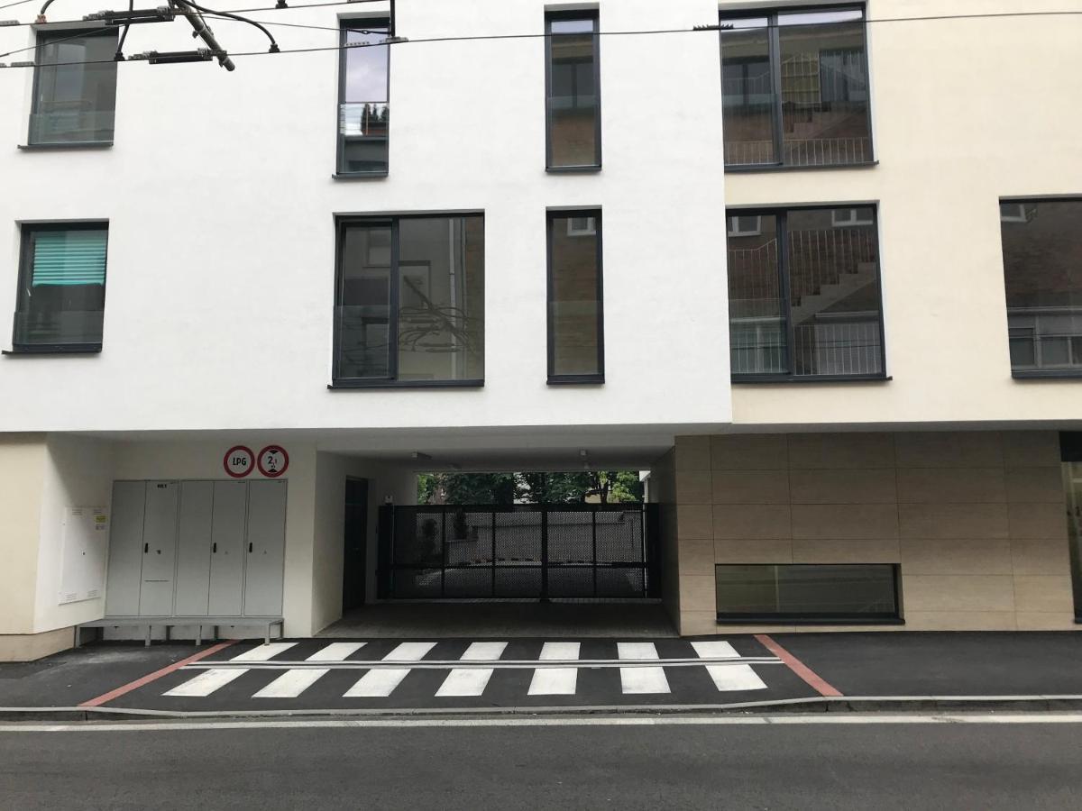 Leo Apartment Free Parking!!! Bratislava Extérieur photo