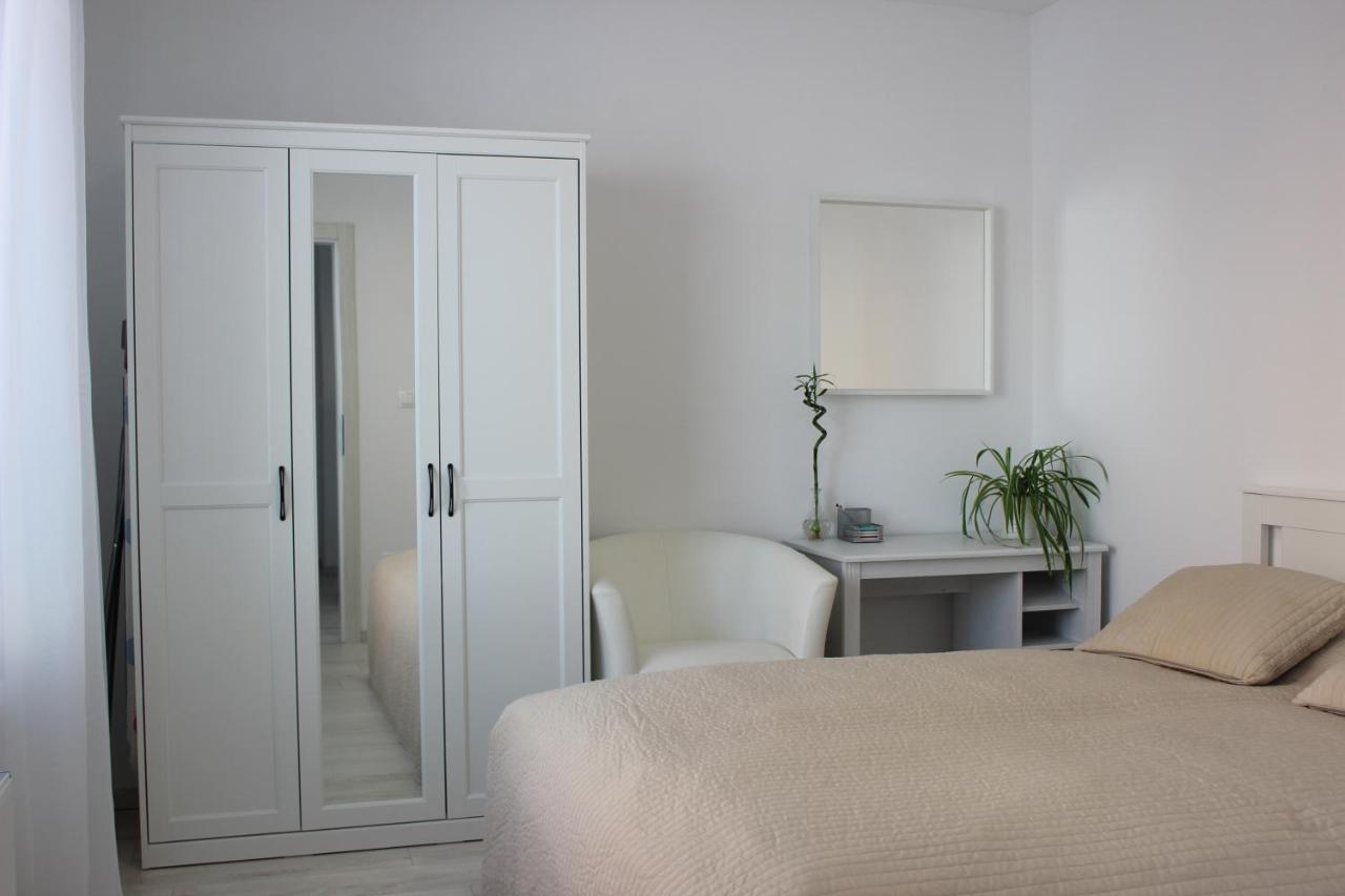 Leo Apartment Free Parking!!! Bratislava Extérieur photo