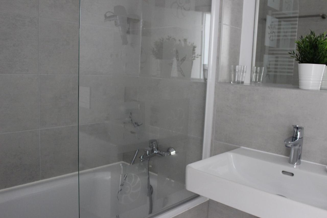 Leo Apartment Free Parking!!! Bratislava Extérieur photo